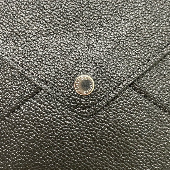 Louis Vuitton • Black Leather Envelope - Picture 3 of 6